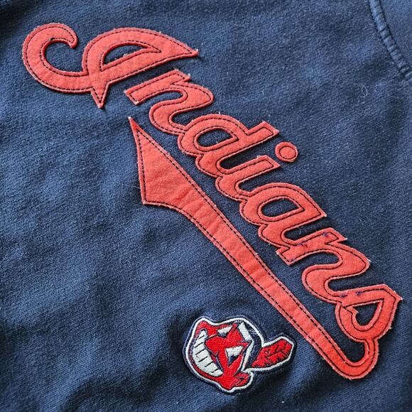 Vintage Cleveland Indians Sweatshirt Majestic Red Embroidered Wahoo Logo Patch - Picture 9 of 15